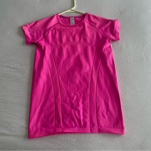 Lululemon’s ivivva hot pink swiftly top